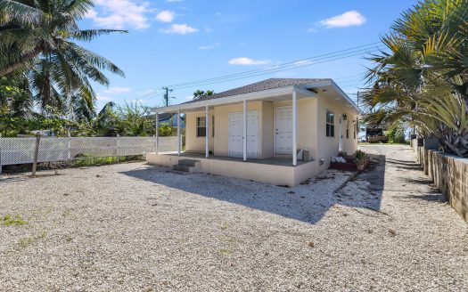 BODDEN TOWN BEACH VIEW COTTAGE