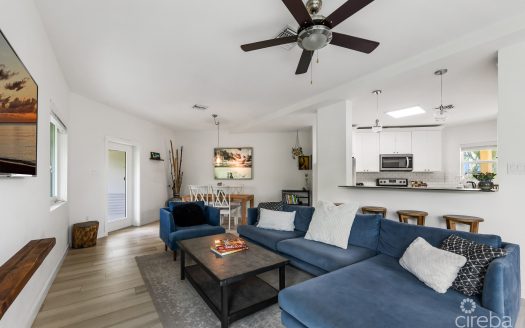 CAYMAN CROSSING 54, PRIVATE END UNIT