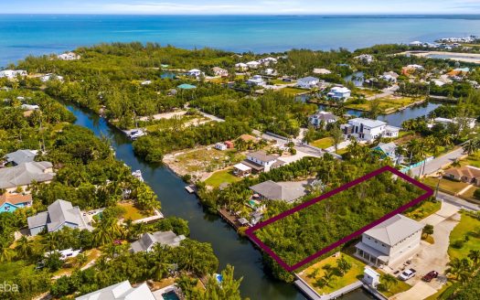 RED BAY  WOODSTOCK DR OVERSIZED CANAL FRONT LOT